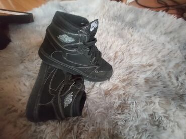 женские майки больших размеров: Эркектердин кроссовкасы, 40, Air Jordan, Колдонулган, түсү - Кара, Өзү алып кетүү, Акылуу жеткирүү