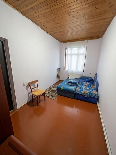 imislide ev satilir: Bakı, Qaraçuxur qəs., 3 otaqlı, Köhnə tikili, m. Xalqlar Dostluğu, 54 kv. m — 4