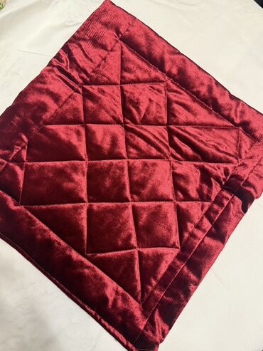 Balış üzləri: Rəng - Qəhvəyi Vilyur Balış üzü — 23