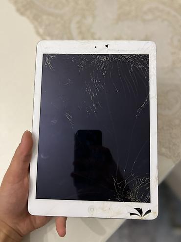 apple notebook: Apple iPad Air 1-ci nəsil, 16GB, A1475. Planşet işlək vəziyyətdədir — 1