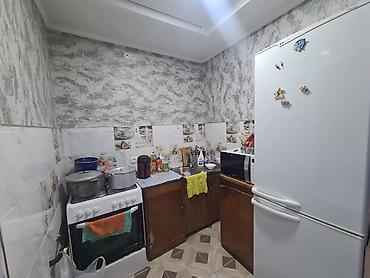 Продажа коттеджей и домов: Продаётся жилой дом с земельным участком и собственным прудом. - — 12