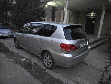 завышенное каре: Toyota Ipsum: 2002 г., 2.4 л, Автомат, Бензин, Минивэн