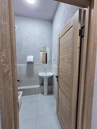 Аренда офисов: Аренда офисов, 49 м², В бизнес центре, С видом на горы, 1 линия, С оборудованием — 8