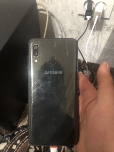 продаю бу: Samsung A20, Б/у, 32 ГБ, цвет - Черный, 2 SIM