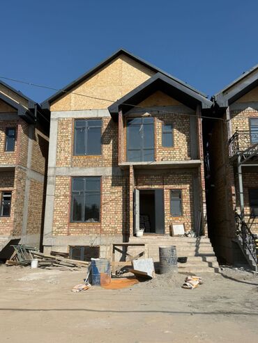 недвижимость базар коргон: Таунхаус, 165 м², 7 комнат, Агентство недвижимости, ПСО (под самоотделку)