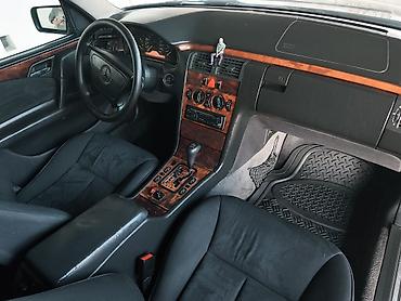 Mercedes-Benz: Mercedes-Benz E 240: 2.4 l | 1998 il Sedan — 7