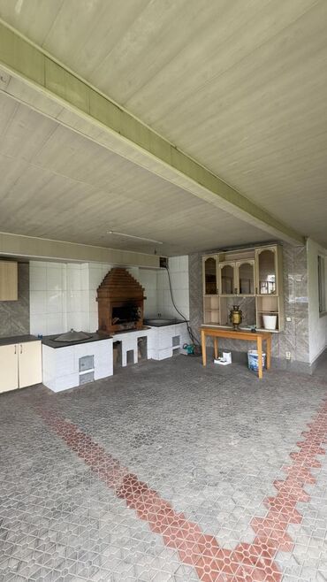 Долгосрочная аренда домов: 670 м², 8 комнат — 8