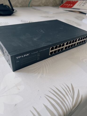 меняю на буфер: Срочно продаю коммутатор свитч (хап) 24порт tp-link гигабитный б/у!!