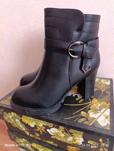 Ботинки и ботильоны: Женская осенняя обувь, (черный цвет): 1) Ботинки дерби из замши - — 7