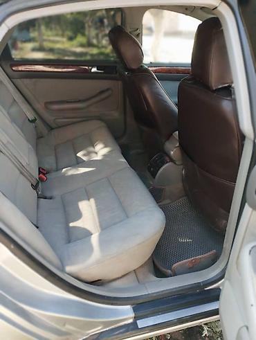 краска авто: Audi A6: 2002 г., 2.4 л, Механика, Бензин, Седан — 3