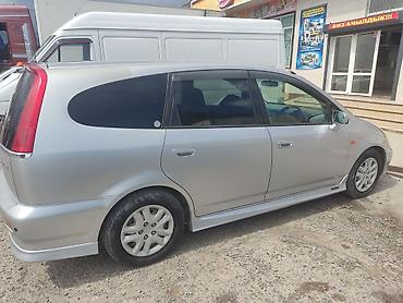 зад: Honda Stream: 2002 г., 2 л, Автомат, Бензин, Минивэн — 8