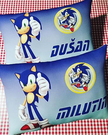 Jastuci: Dimenzije jastuka 45x32 su 1999 din i 32x32 su 1999 din. Dizajn na lalafo.rs — 53 Jastuci: Dimenzije jastuka 45x32 su 1999 din i 32x32 su 1999 din. Dizajn — 53