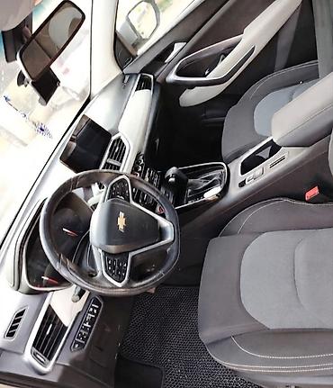 Chevrolet: Chevrolet Captiva Premier – gümüşü rəngdə, müasir və geniş krossover — 6