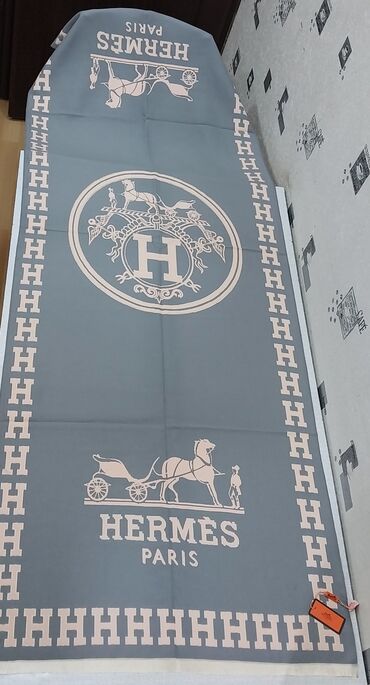 Digər aksesuarlar: Hermes şərfi, xanımlar üçün, təzədir, keyfiyyətlidir. Model: Hermès — 2