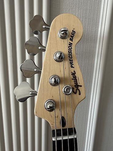 squier: 4‑струнная бас‑гитара Fender Squier Precision Bass в комплекте с — 4