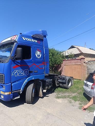 хово тх 7v: Тягач, Volvo, Тентованный — 2