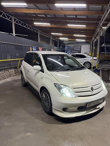 Toyota: Toyota ist: 2002 г., 1.5 л, Автомат, Бензин, Хэтчбэк — 7