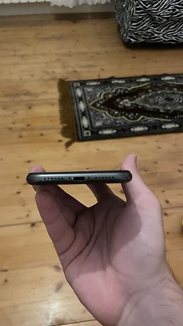 antik telefon: IPhone 11, Qara, Face ID — 5
