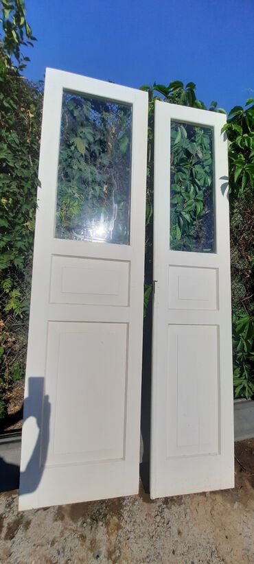 белые двери: Дверь белая 1200т.сом 1.80 ×45,55 двухствортчивая