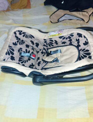 Autosedišta: Italijanska nosiljka/auto-sedište za bebe (0+). - Kombinovani model — 4