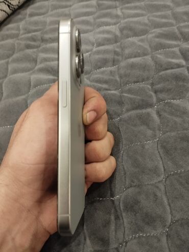кнопочный телефон apple: IPhone 15 Pro, Серебристый