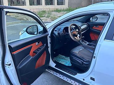 Kia: Kia Sportage AWD krossover Xüsusiyyətlər: - Tam ötürücülü (AWD) — 6