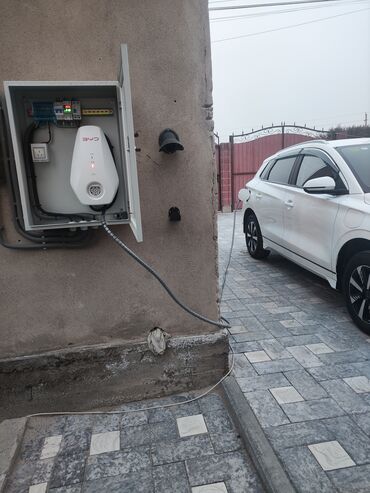 BYD: BYD E2: 2025 г., Автомат, Электромобиль, Хэтчбэк — 4