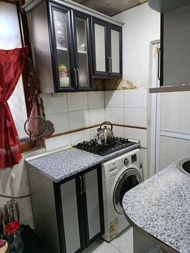 mətbəx çanaqları: Mətbəx dolabı dəsti TECILI SATILIR.Qiymetde razılaşmaq olar.Üst
