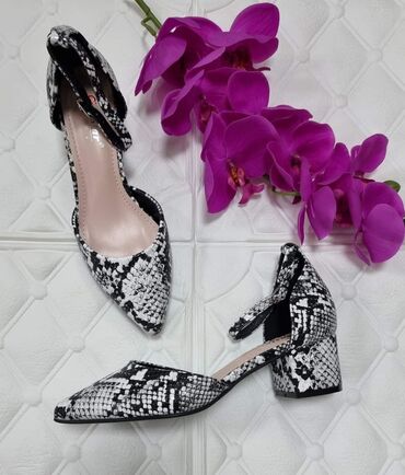 Sandale: 36-41 1700 — 4