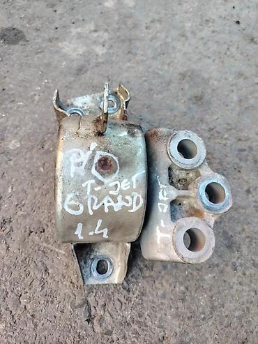 Auto ulja i tečnosti: Fiat Grande Punto desni nosač motora 1.4 t jet. Fiat Grande Punto — 2
