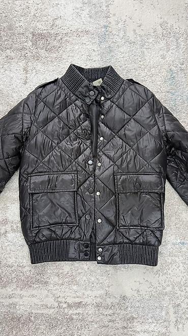 bas: Qara rəngli, diaqonal tikişli quilted qısa jaket. - Parıltılı suya — 1