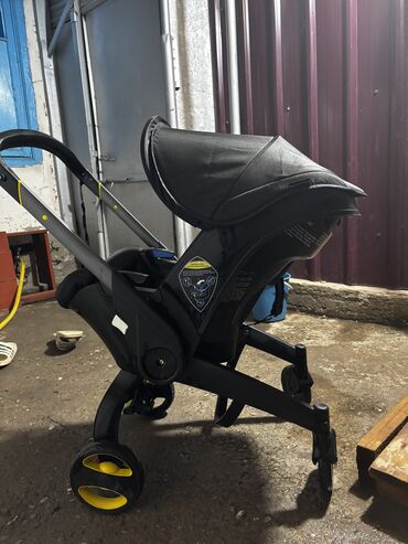 прогулочная коляска peg perego: Коляска, цвет - Черный, Б/у