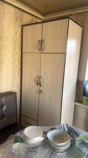 кровать ош: Продаю шкаф для одежды 6000 сом состояние отличное