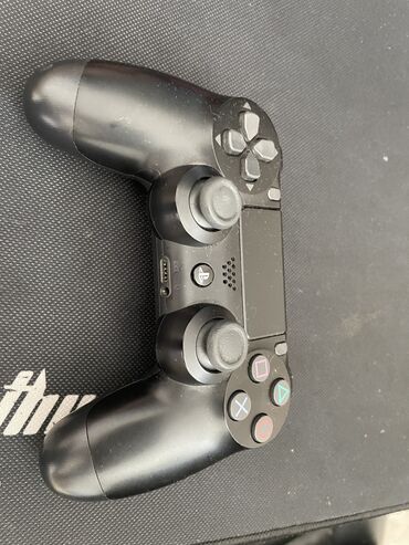 Геймпады (Джойстики): Продаю джостик 
От ps4
Состояние 10/10
Все кнопки работают на заедают