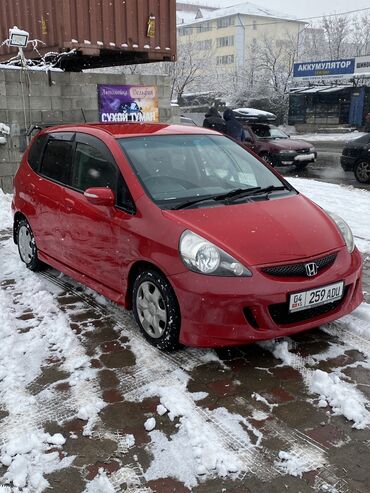 Honda: Honda Fit: 2005 г., 1.3 л, Вариатор, Бензин, Хэтчбэк