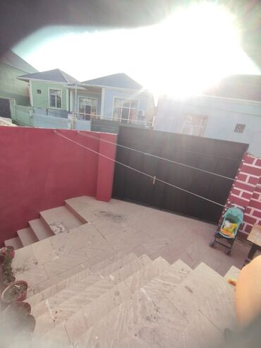 Həyət evləri və villaların satışı: Binəqədi qəs. 4 otaqlı, 100 kv. m, Yeni təmirli — 18