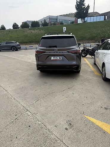 Toyota: Toyota Sienna: 2021 г., 2.5 л, Автомат, Гибрид, Минивэн — 6