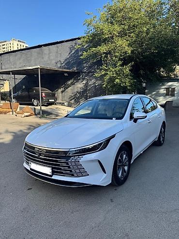 paneli: BYD sedan – müasir dizayn və yüksək texnologiyalar - Geniş — 1