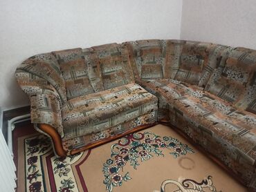 угловой диван кровать: Угловой диван, цвет - Коричневый, Б/у