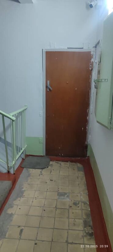 продаю дом медерова карло маркса: 2 бөлмө, 60 кв. м, 106-серия, 2 кабат, Эски ремонт