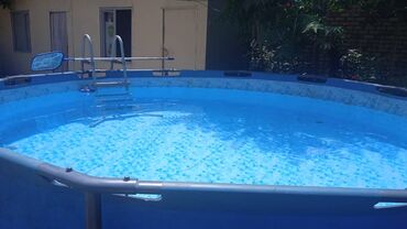 бассейн для семейного отдыха: Продаю бассейн большой вместимость 10000 литров состояние среднее есть