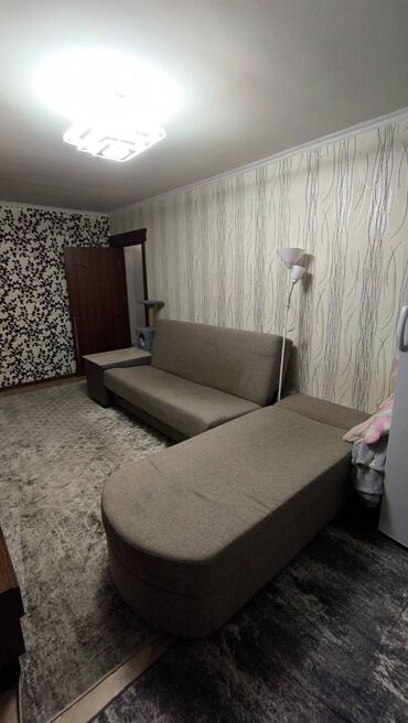 срочно сдаётся квартира: 2 комнаты, 43 м², 104 серия, 2 этаж, Косметический ремонт