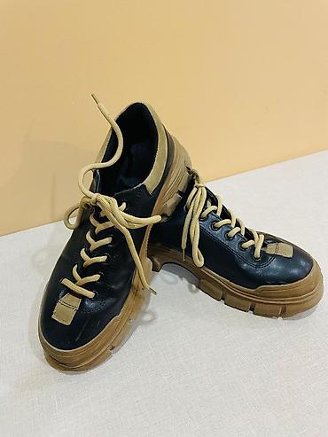 Kişi/unisex ayaqqabısı – qalın protektorlu şəhər/kross stilində. - — 1