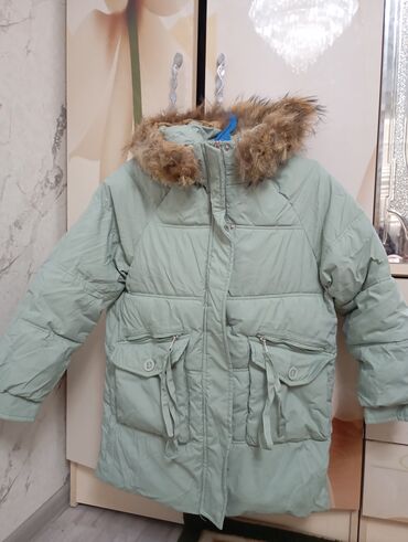 светящаяся куртка в бишкеке: Пуховик, По колено, Made in KG, С мехом, L (EU 40)
