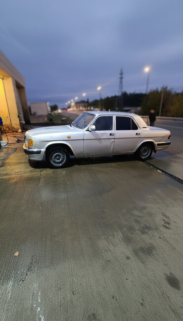 QAZ: QAZ 3110: 2.4 l | 2003 il 182000 km Sedan — 1