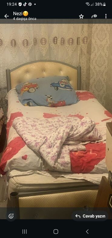 ucuz su: Oğlan və qız üçün, Çarpayı, Bazasız, Matras ilə, Siyirməsiz