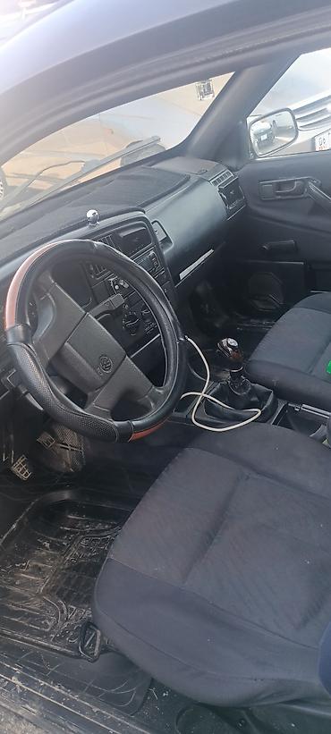 Volkswagen: Volkswagen Passat Variant: 1993 г., 2 л, Механика, Бензин, Универсал — 9