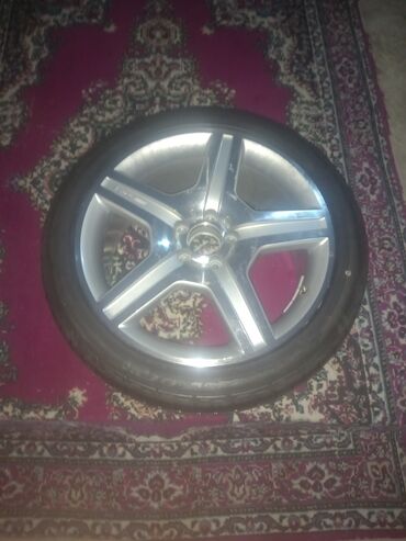 Kolpaklar: 255 40 19 Bir edetdir