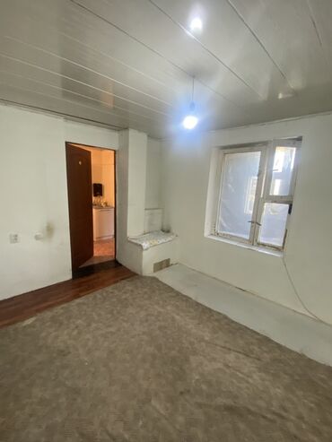 комнату на ночь: 2 комнатный времянка 2-3 адамга берилет 5 мин залог Свет, суу