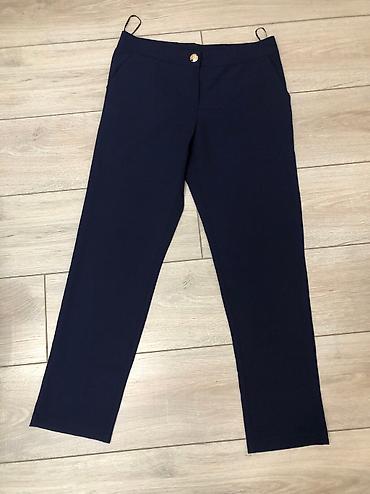 Другая женская одежда: Юбки джинсы штаны пиджаки шарфы . Размеры разные . Цена — 3